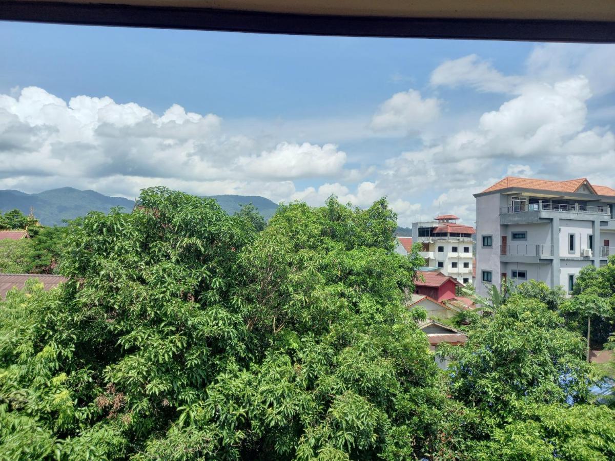Vang Vieng Queen'S- Mountain View Hotel Dış mekan fotoğraf