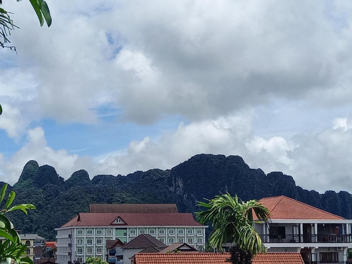 Vang Vieng Queen'S- Mountain View Hotel Dış mekan fotoğraf