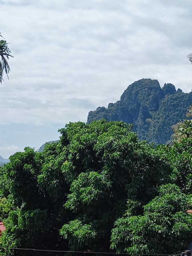 Vang Vieng Queen'S- Mountain View Hotel Dış mekan fotoğraf
