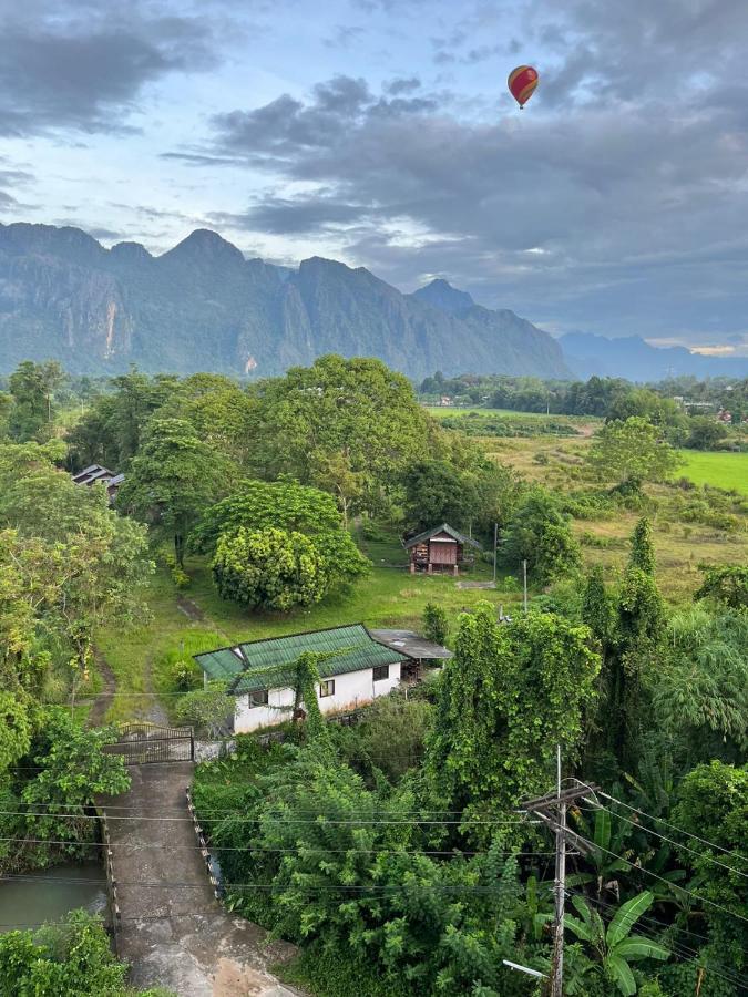 Vang Vieng Queen'S- Mountain View Hotel Dış mekan fotoğraf